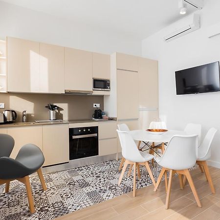 Barcelona Apartments Marina 124 Bagian luar foto