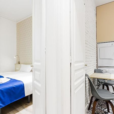 Barcelona Apartments Marina 124 Bagian luar foto