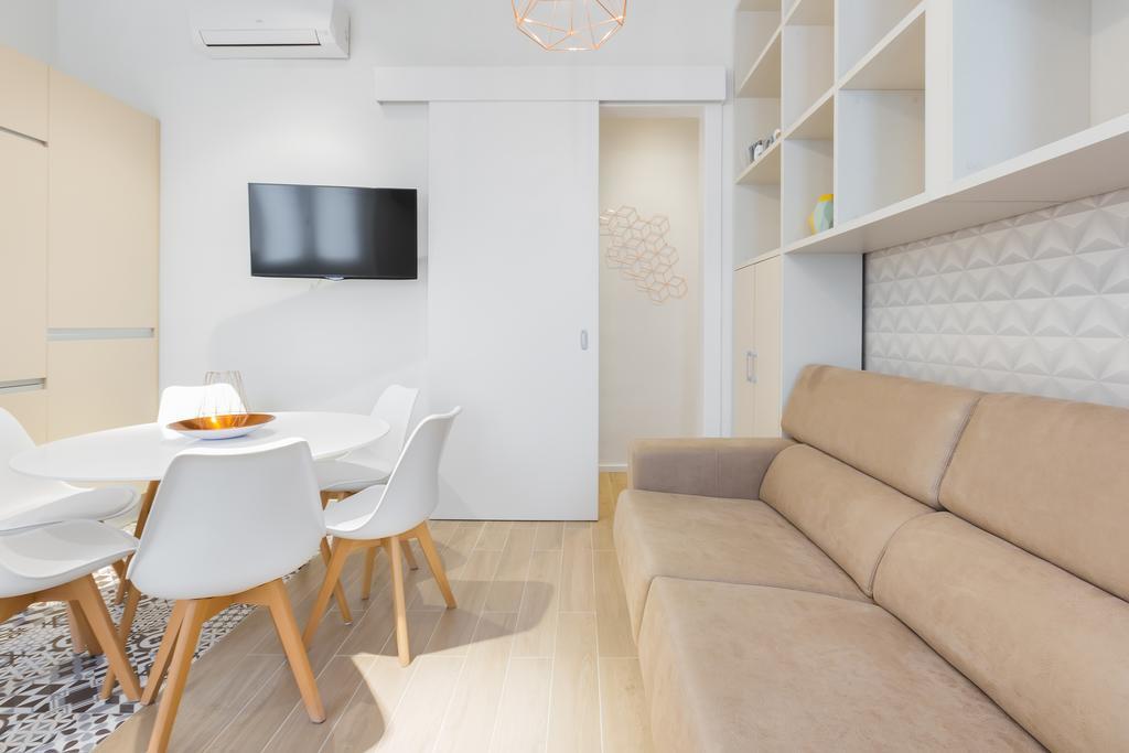 Barcelona Apartments Marina 124 Bagian luar foto