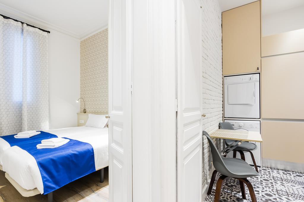 Barcelona Apartments Marina 124 Bagian luar foto