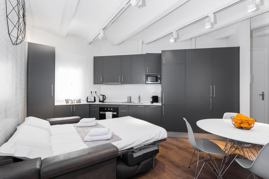 Barcelona Apartments Marina 124 Bagian luar foto