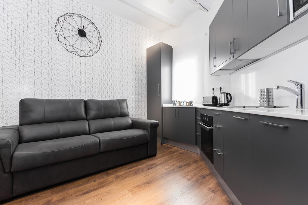 Barcelona Apartments Marina 124 Bagian luar foto