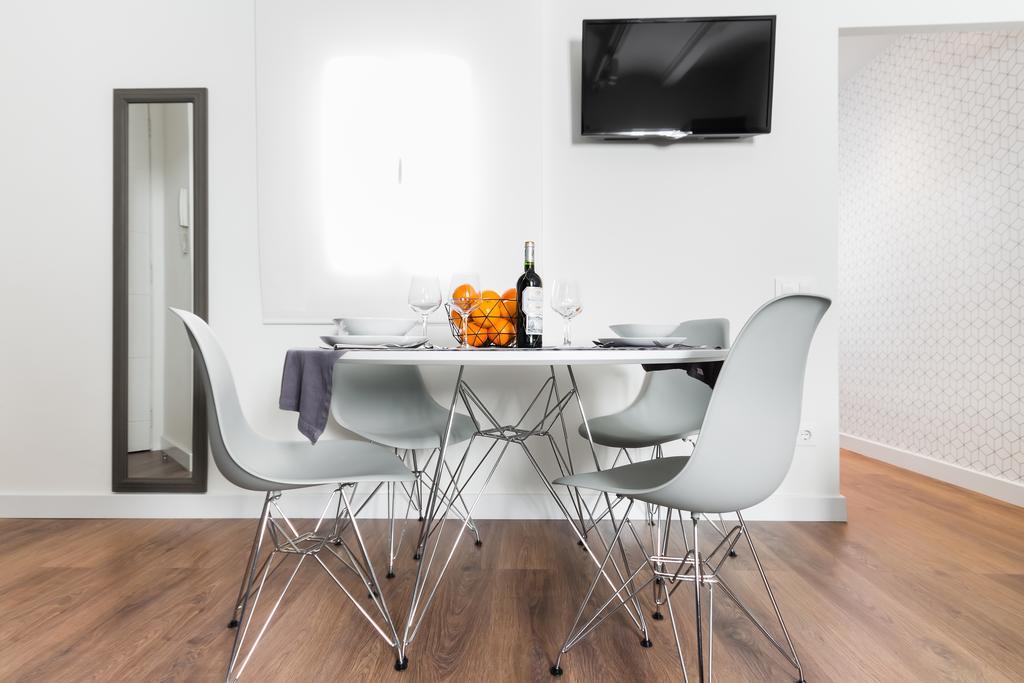 Barcelona Apartments Marina 124 Bagian luar foto