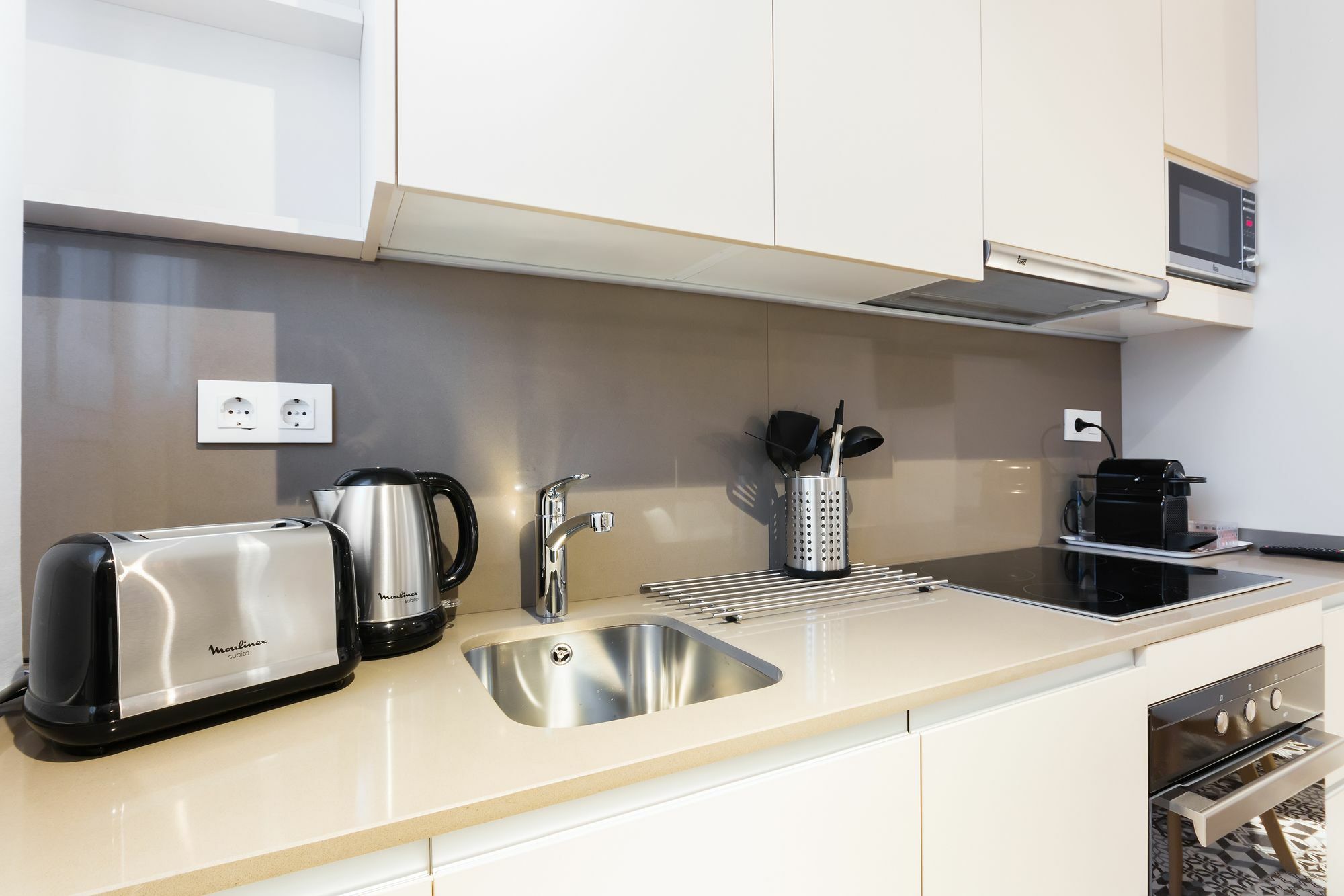Barcelona Apartments Marina 124 Bagian luar foto